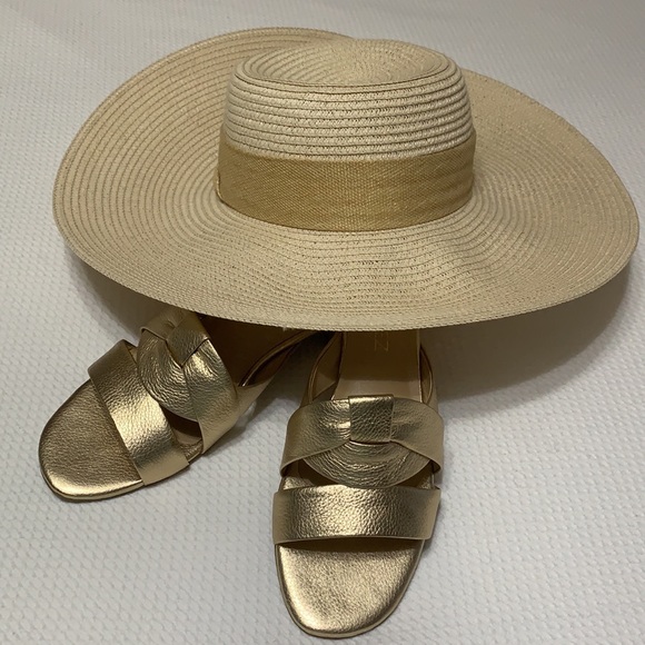 NWOB Silvana Diez gold sandals classy - Picture 14 of 14